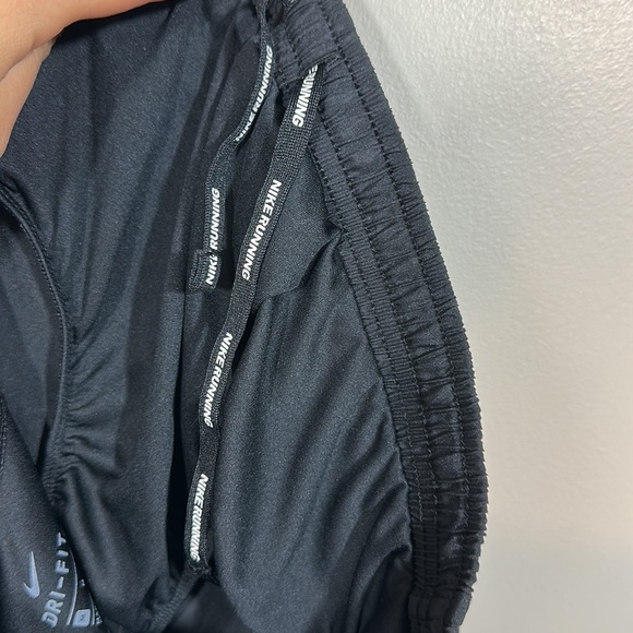 Nike Dri-Fit Shorts Size Medium Athletic Workout Draw String running gym - Picture 8 of 8